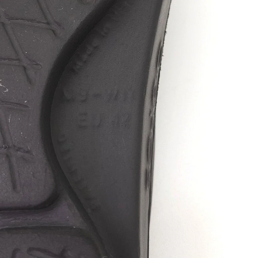 OOFOS‎ OOriginal (Men's 9 Women's 11) Black Recovery Thong Sandals Flip Flops